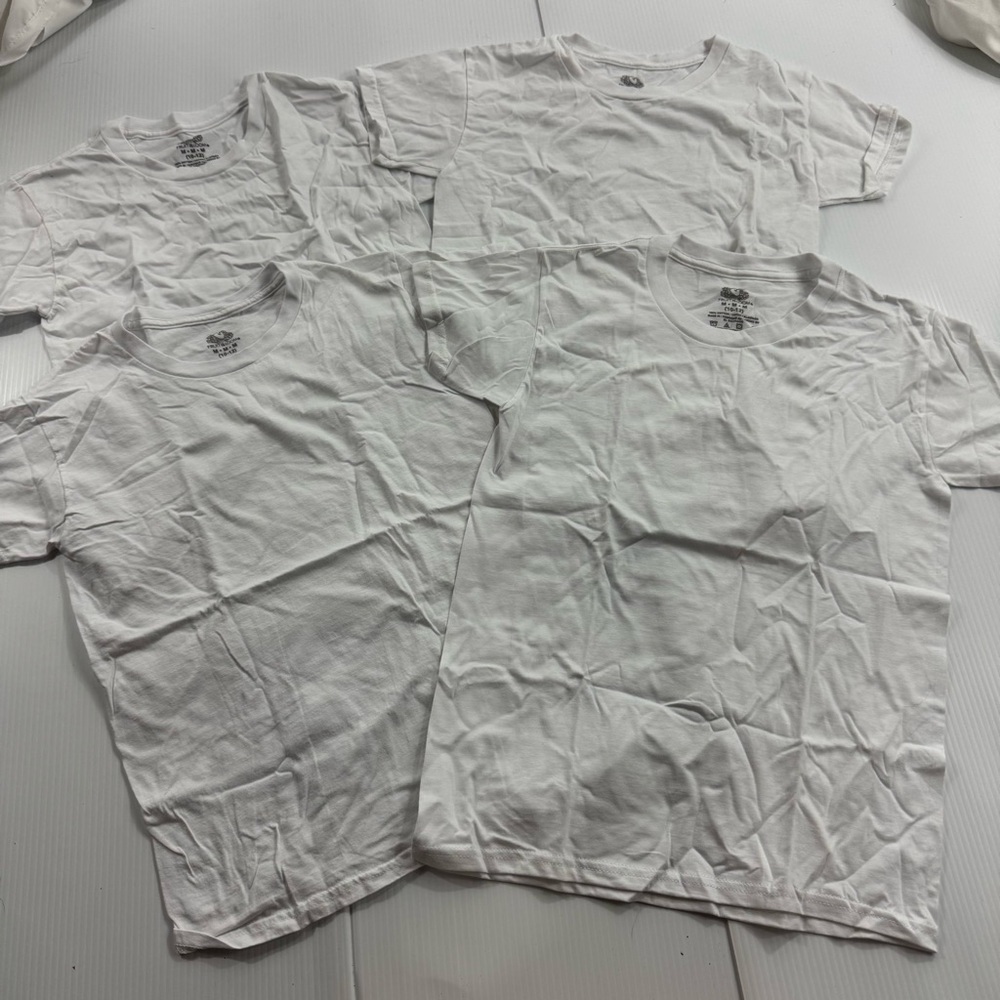 418. Lot of 4 Boys Fruit of the Loom Classic White T-Shirts (M 10-12)